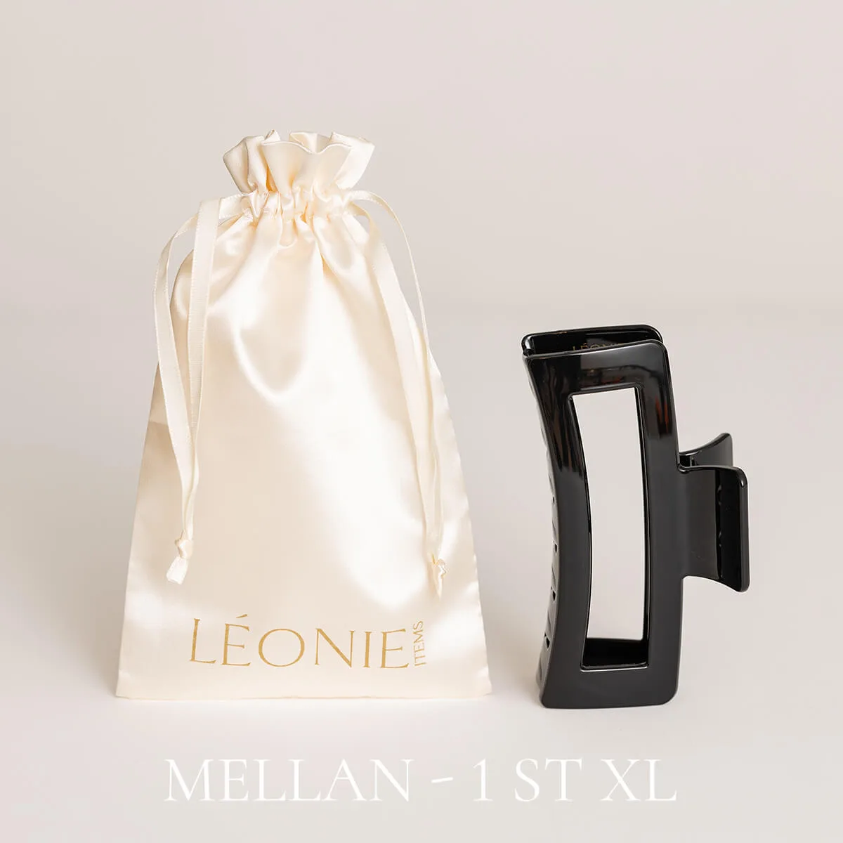 Léonie Items