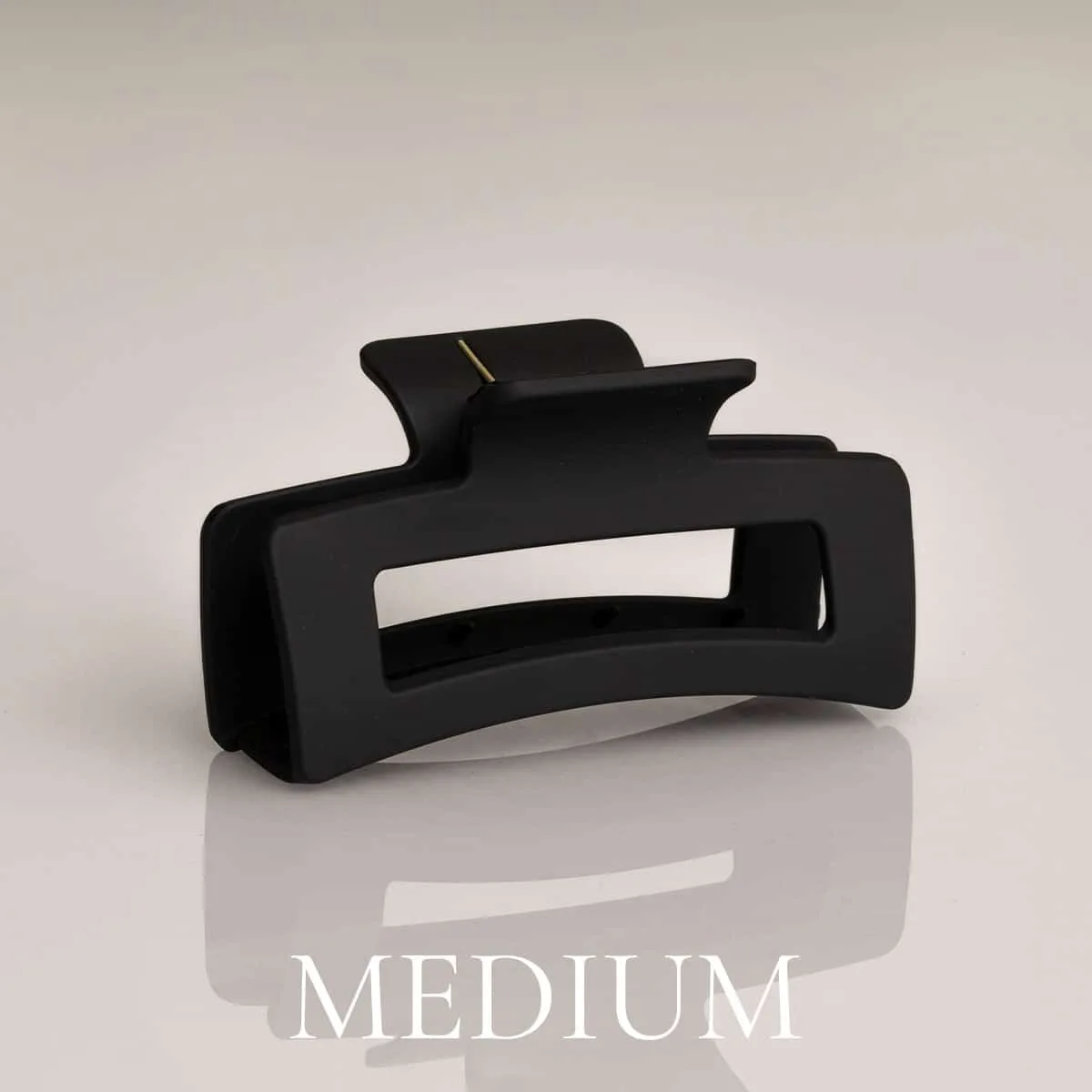 Matt svart hårklämma Medium 8,5 cm