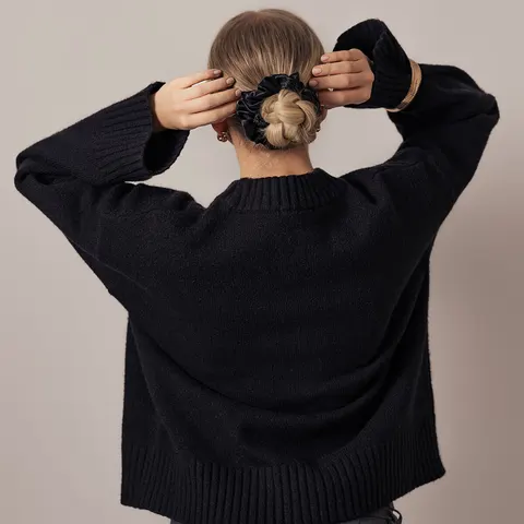 Sidenscrunchie Fluffig Svart