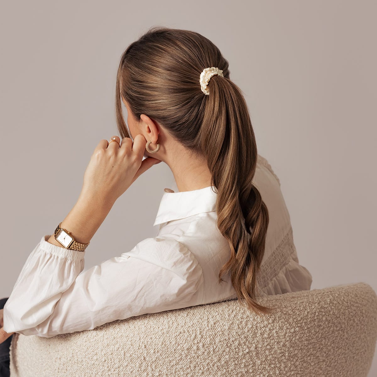 Sidenscrunchie-Champagne-Large-3,1